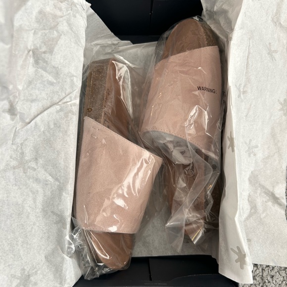 Splendid Sandals - Picture 5 of 8